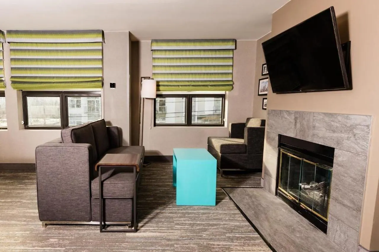 Hampton Inn & Suites Seattle-Downtown Hotel