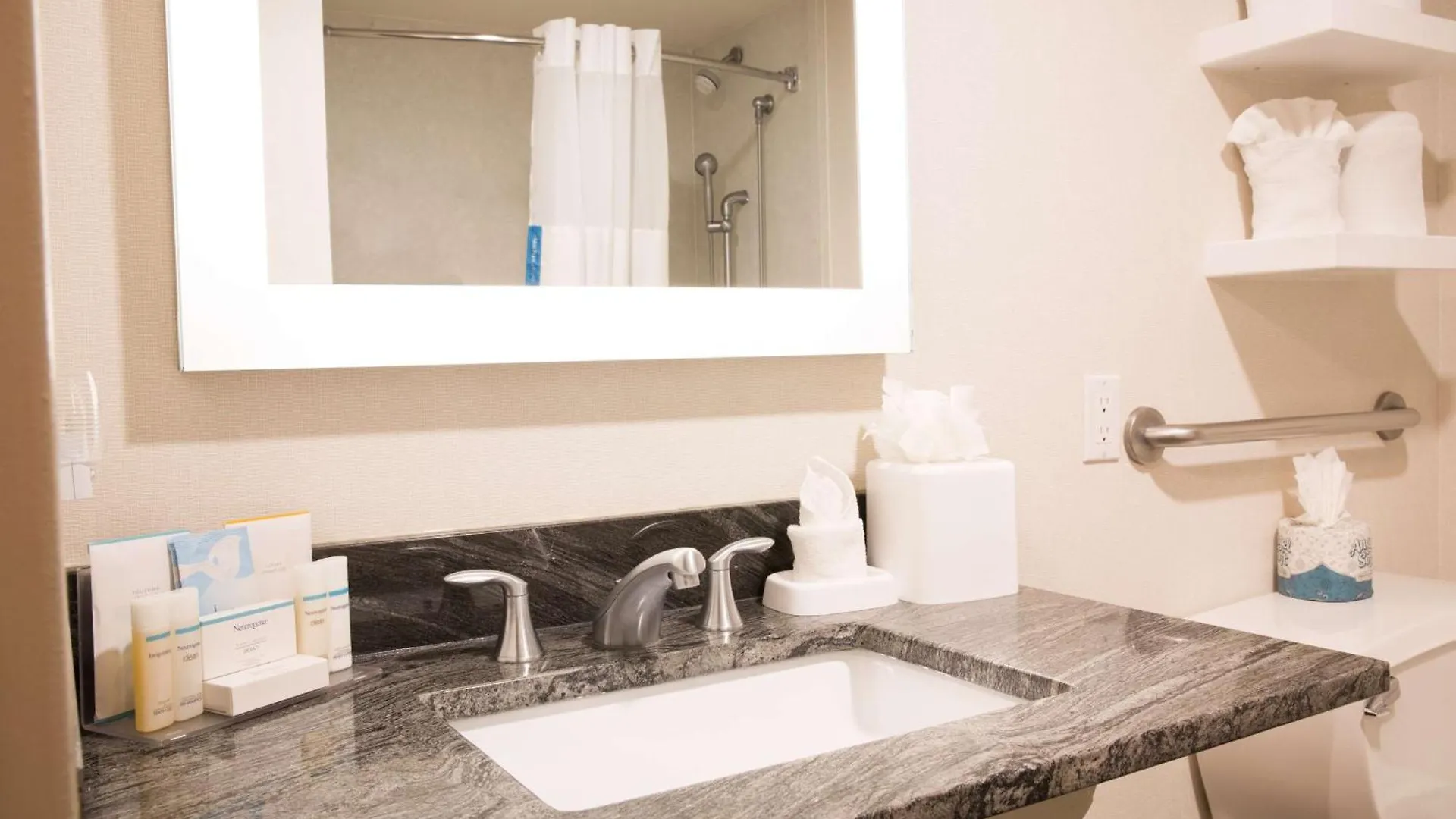 Hampton Inn & Suites Seattle-Downtown 3*, Seattle