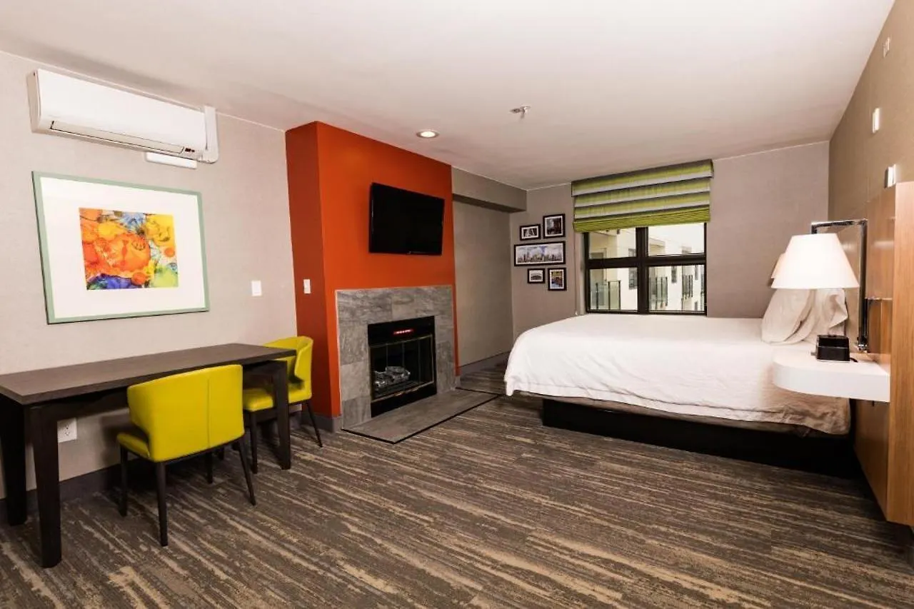 Hampton Inn & Suites Seattle-Downtown Hotel