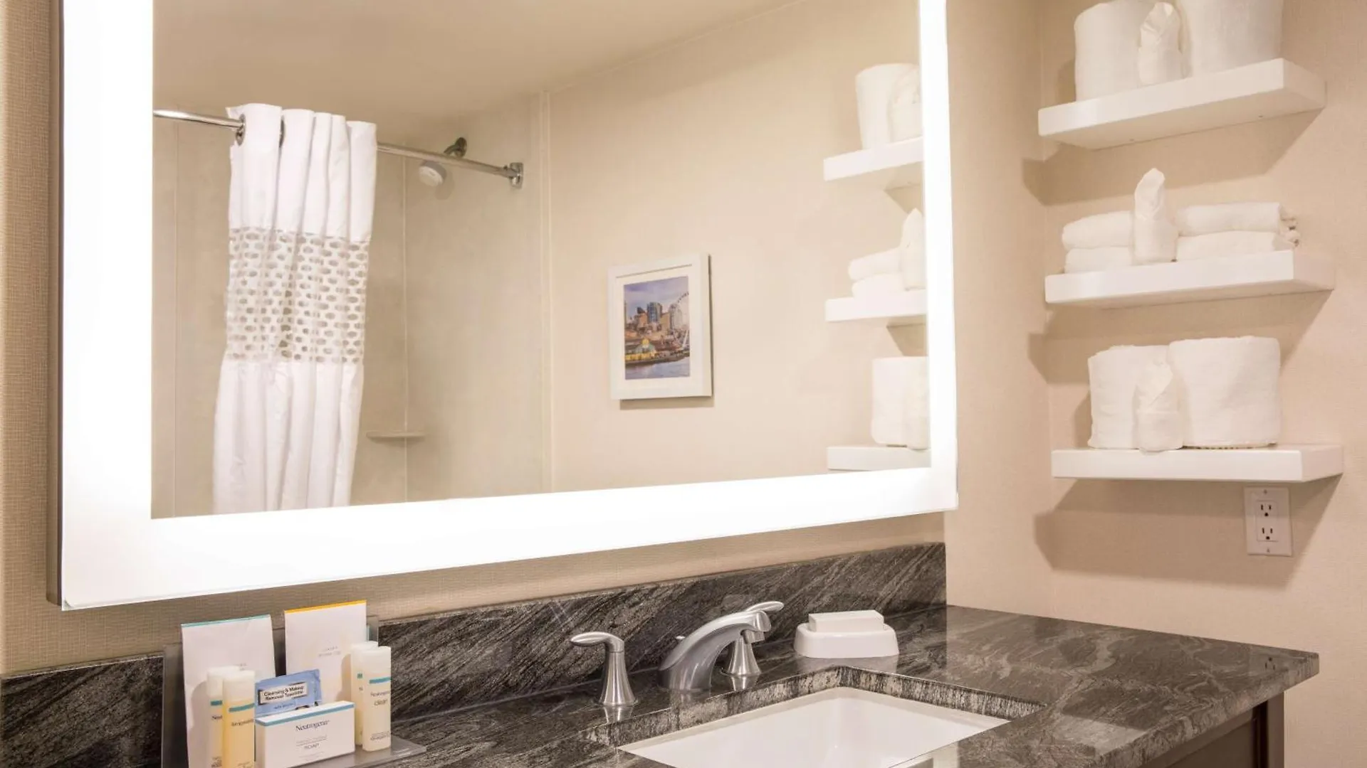 Hampton Inn & Suites Seattle-Downtown 3*, Seattle United States