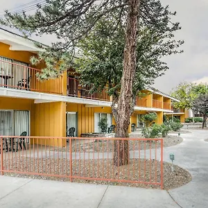 https://quality-inn-near-reno-sparks-convention-center.insouthlaketahoe.com